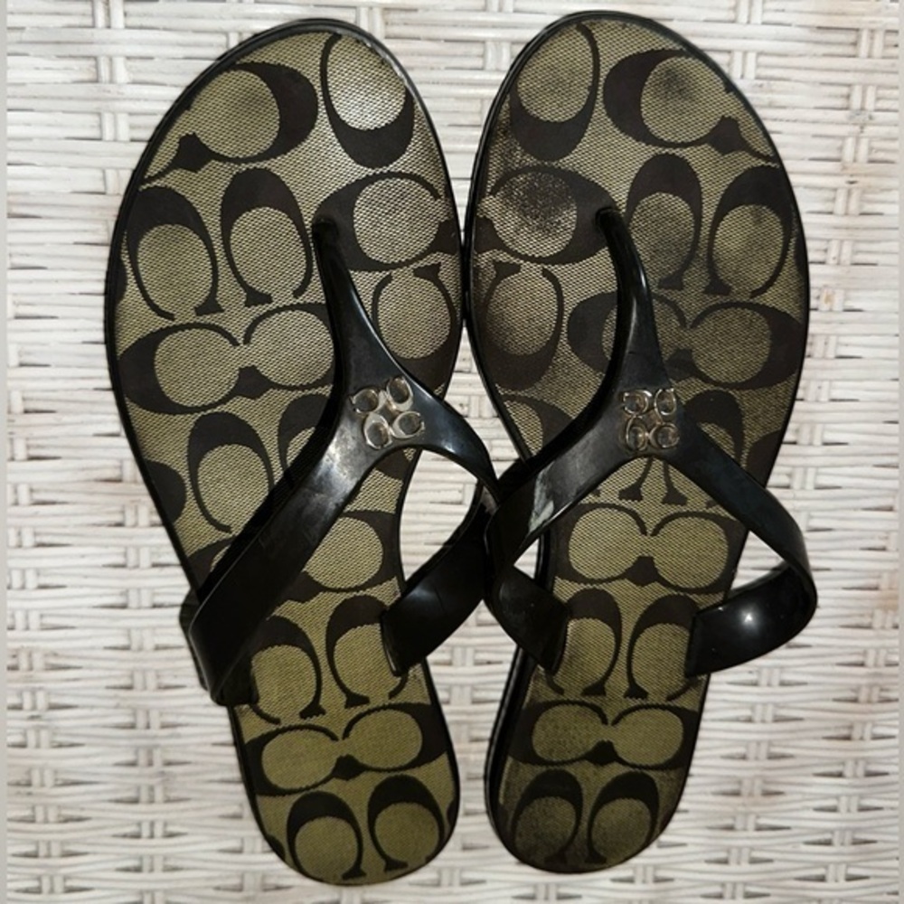 UGC Coach Trixie Black and Gold Patterned Sandals Sz 7.5